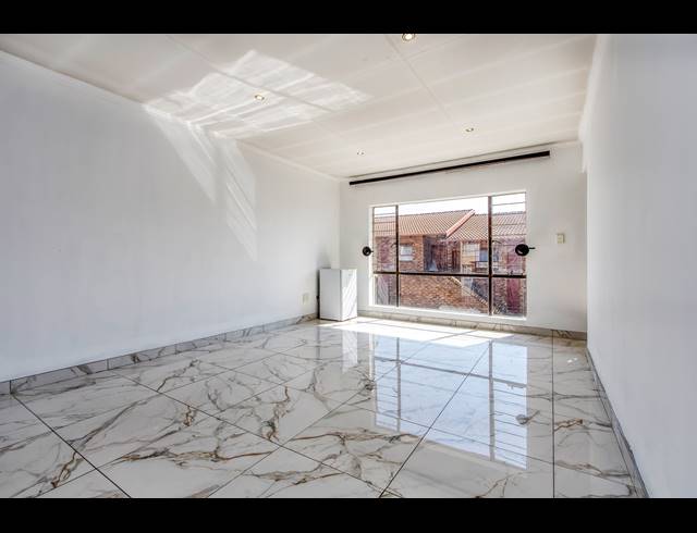 2 BEDROOM APARTMENT FOR SALE IN FERNDALE